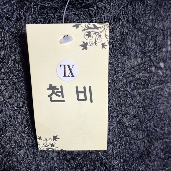 Black lace and chiffon long sleeved tunic top. Size L fits like a size 8. - Picture 7 of 7